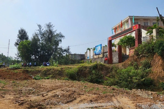 Công nhân tử vong do sạt lở đất khi thi công tường chắn